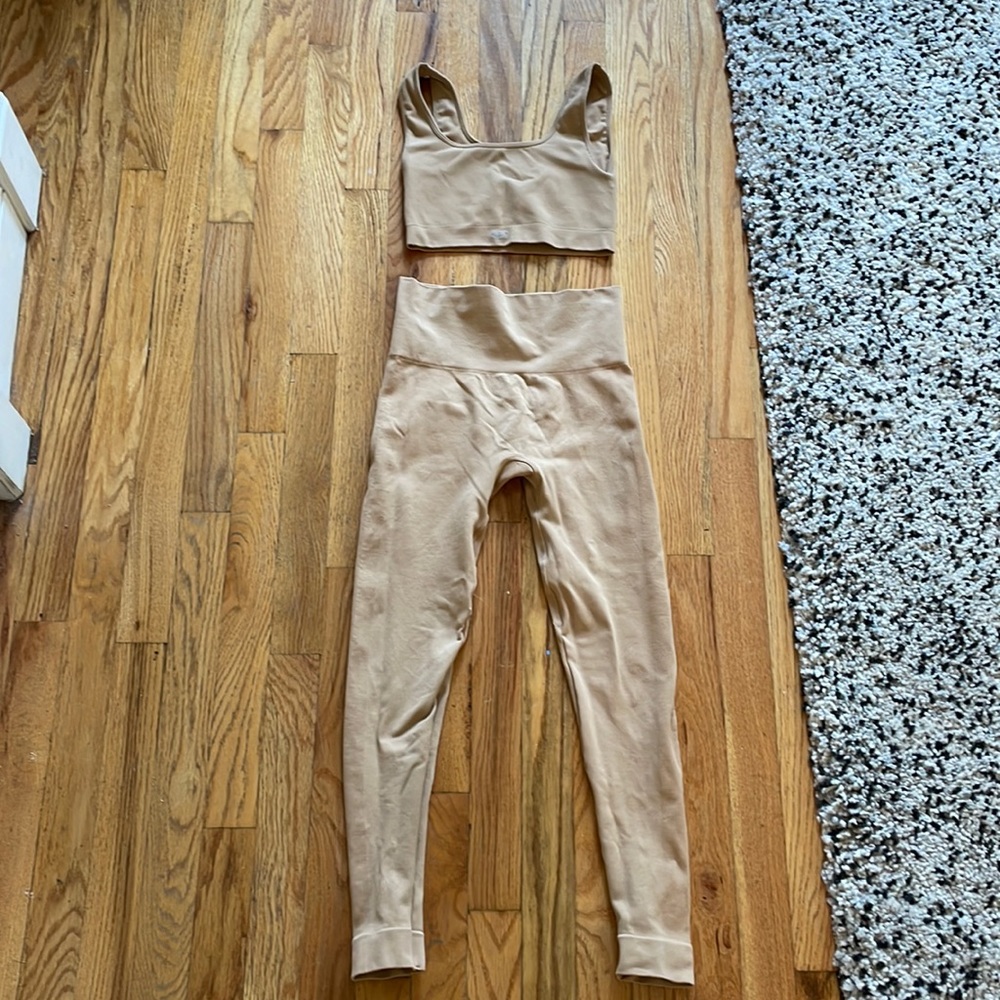 SET ACTIVE sculpt flex set - tan